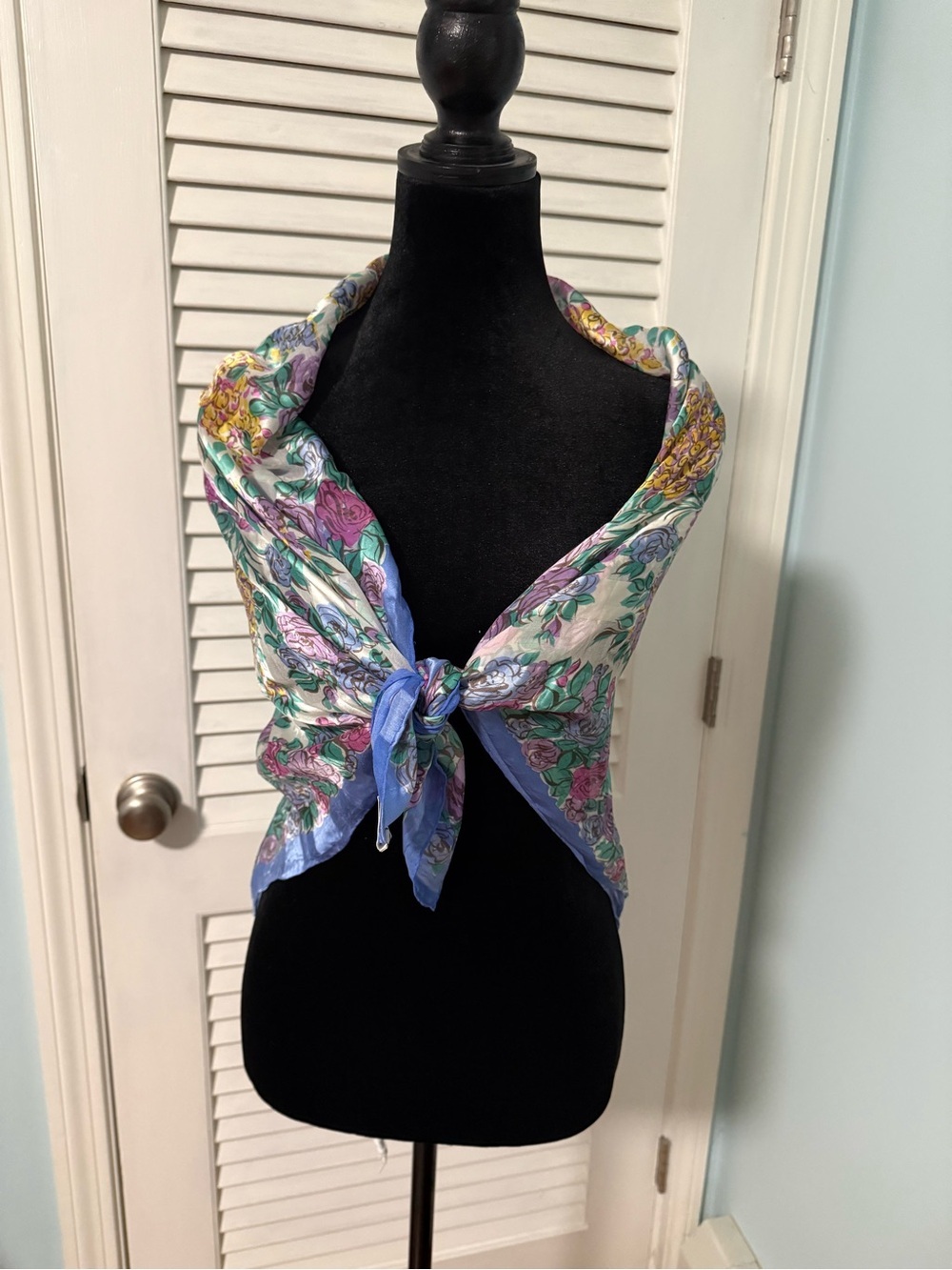 Yves Saint Laurent Floral Silk 💯 silk Scarf Multicolor! Like New - Picture 2 of 7